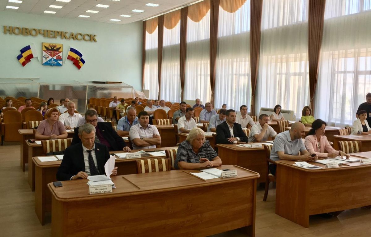 Депутаты не допустят закрытия детской поликлиники на Мичурина
