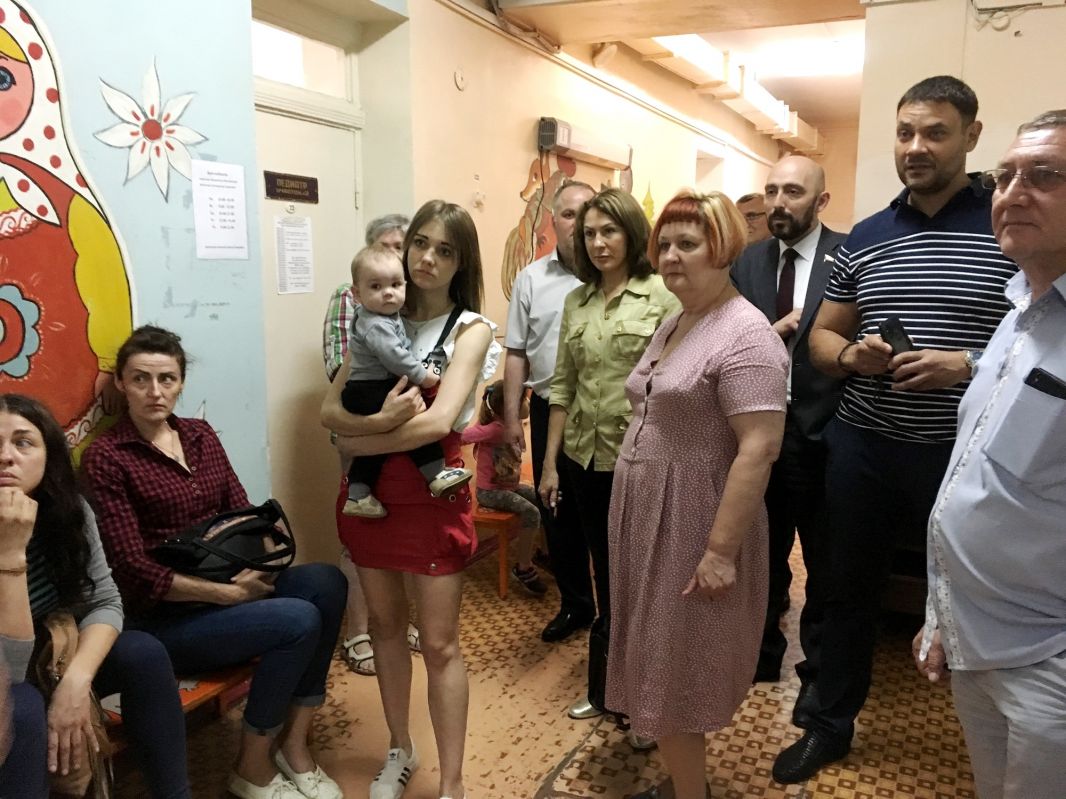 Депутаты осмотрели детскую поликлинику на Октябрьском