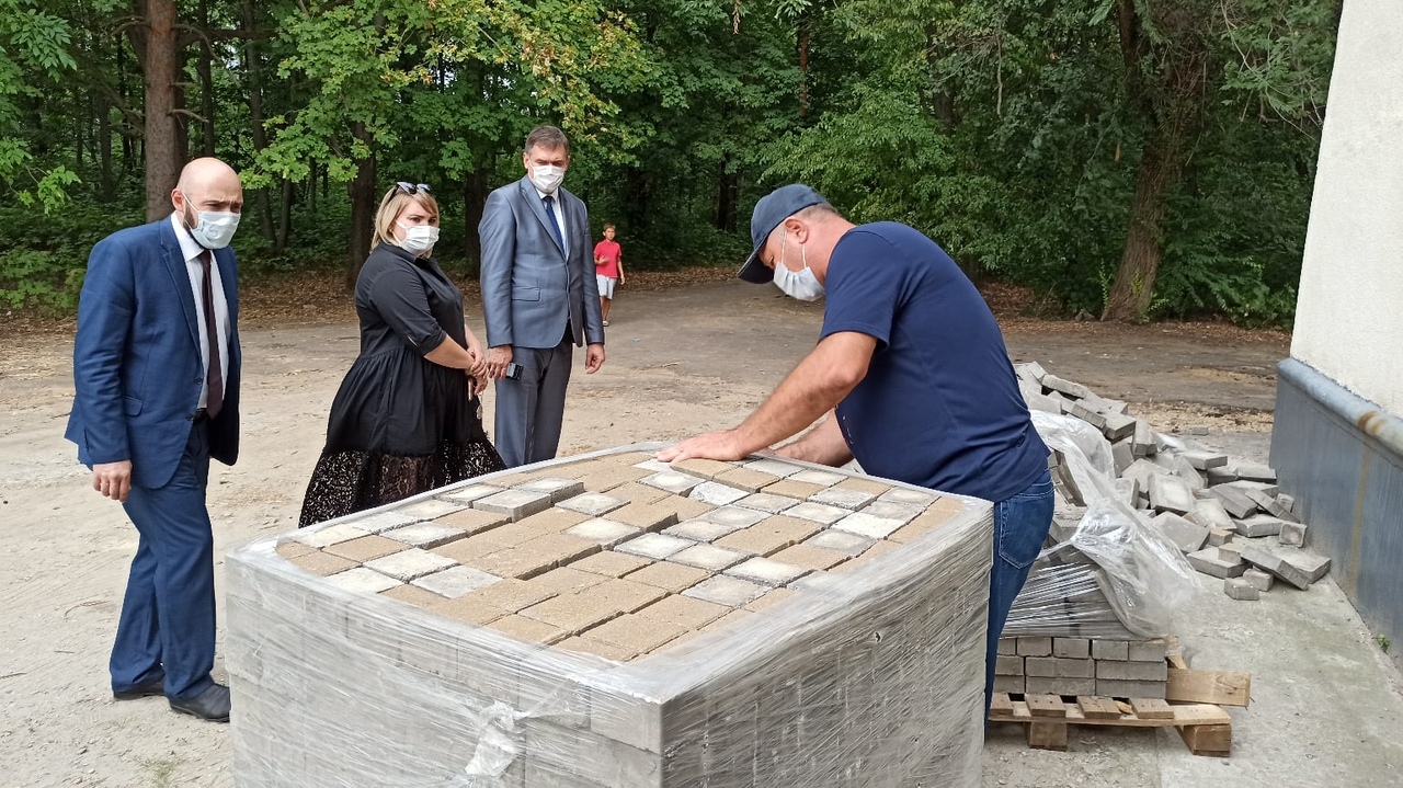 Возле ДК Ключевого будет плитка