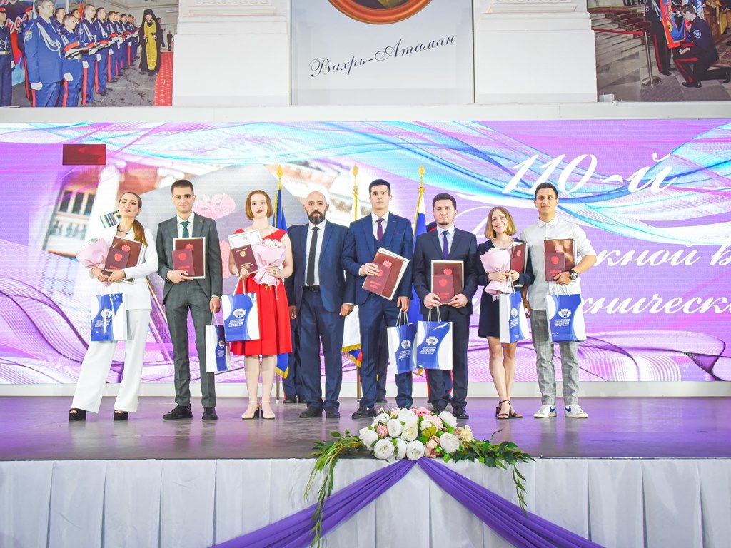 В Новочеркасском политехе прошёл выпускной